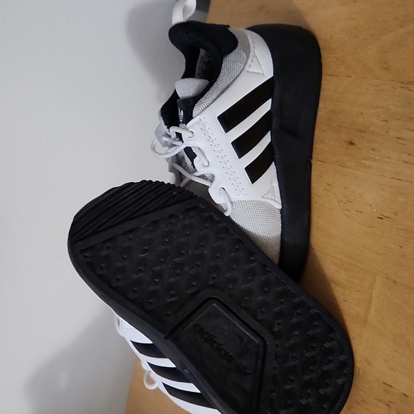 Adidas - Picture 3 of 3